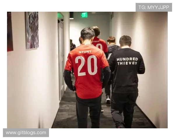 热议英雄联盟RNG战队如何实现快速变革与重塑辉煌之路